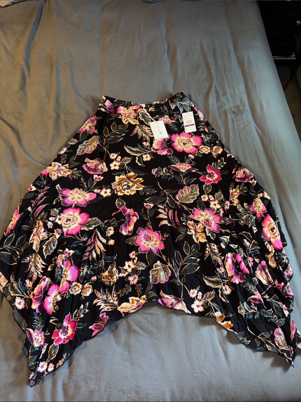 NWT Jessica Simpson floral handkerchief hem skirt